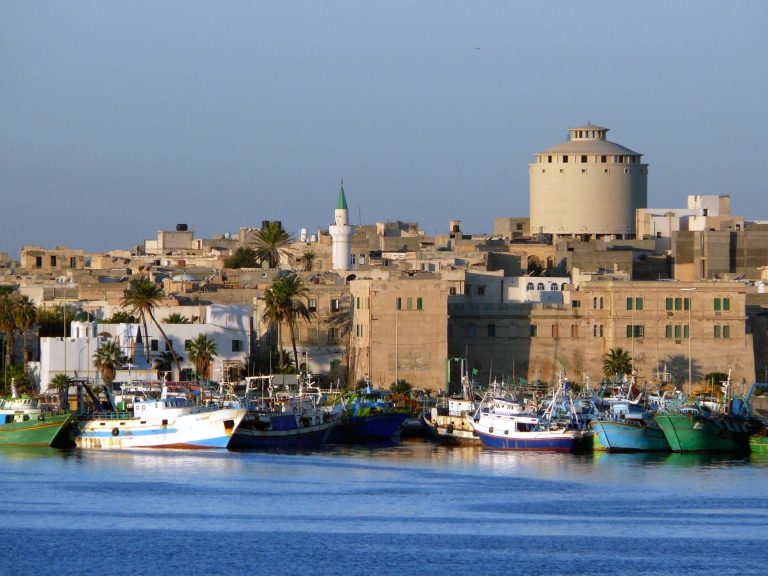 Tra Barrès e Guénon: la terza via del Mare Nostrum di Gheddafi